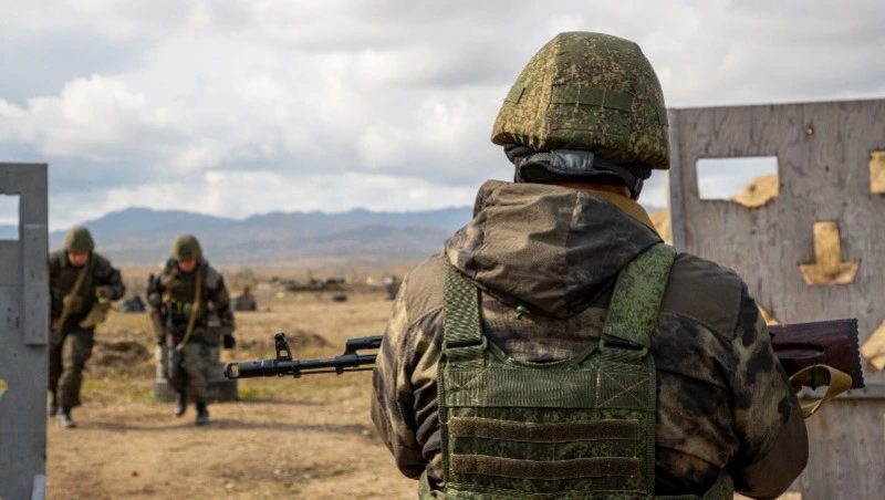 Сахалинские бойцы на Донбассе пообщались с родными на Сахалине благодаря телемосту