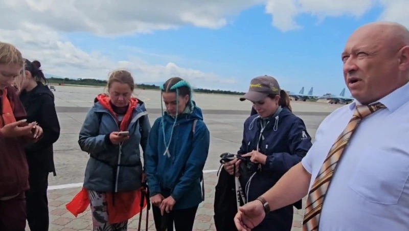 Озвучили подробности поиска туристов на Курилах: пропавших обнаружили с воздуха