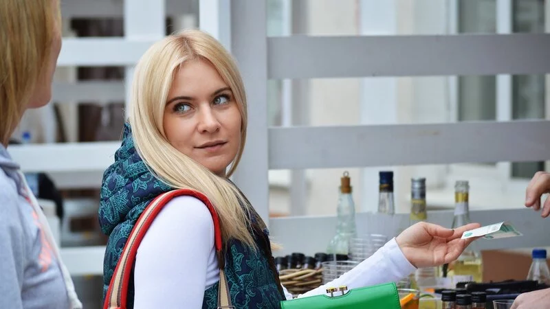 Названы причины, из-за которых сахалинцы не откладывают деньги про запас