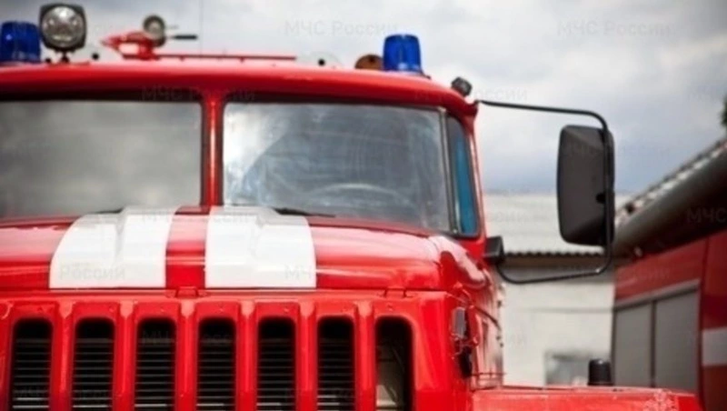 Пожарные в Поронайске потушили автомобиль