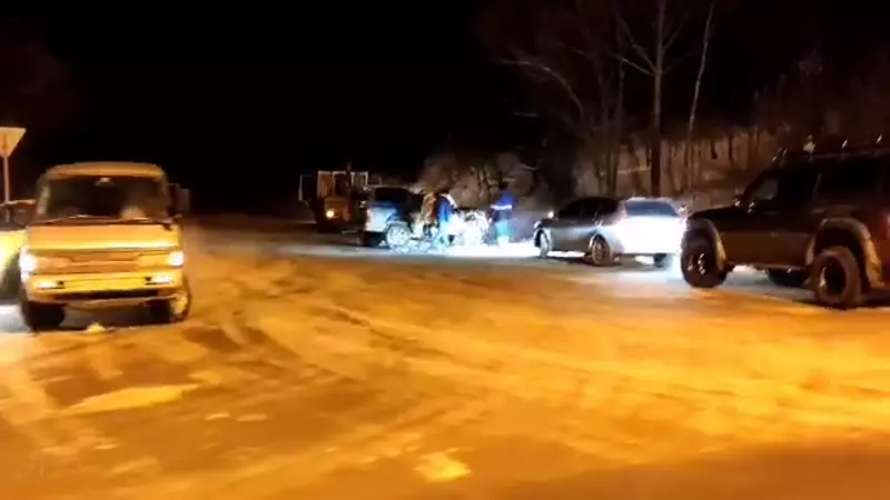 На Сахалине пьяный водитель пытался умчаться от ДПС на машине без номеров