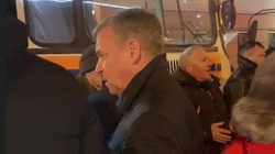 Мэр Южно-Сахалинска прибыл к жителям горящего дома