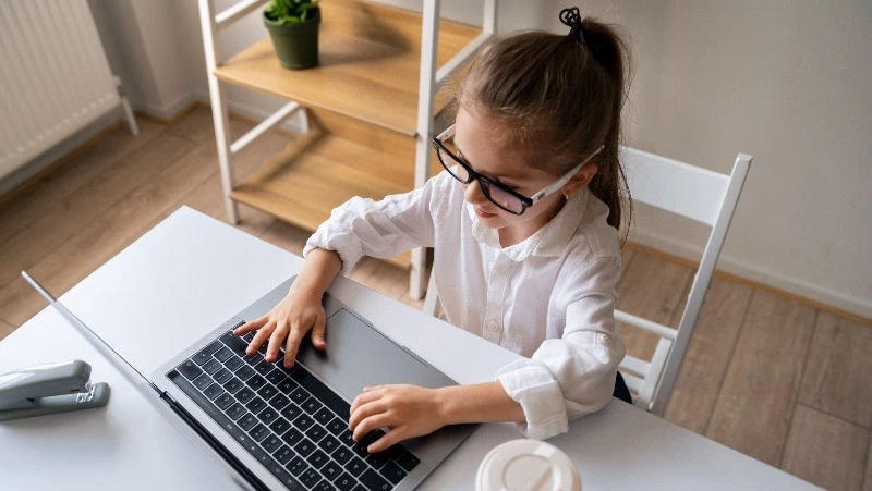 «Цифровой ликбез» от «Авито» и АНО «Цифровая экономика» научит безопасно бронировать жилье