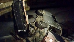 Водитель УАЗа с прицепом вылетел с моста в Смирныховском районе 