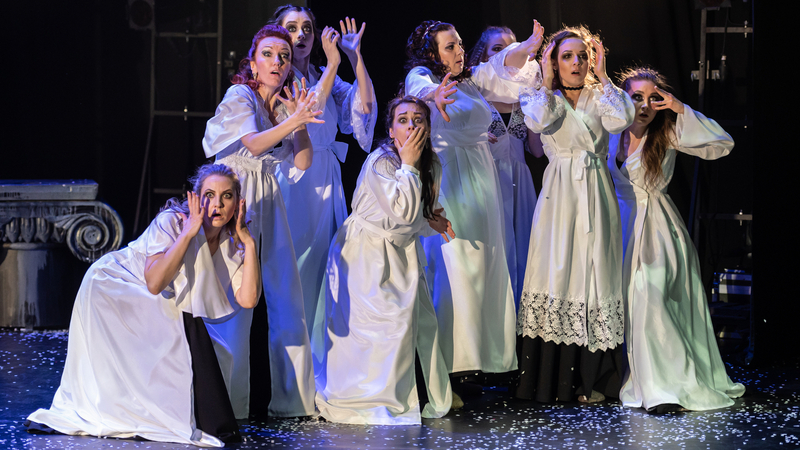 Громкая премьера Чехов-центра удивила сахалинцев своей прямотой