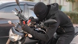 Смена цвета украденного мопеда не спасла жителя Южно-Сахалинска от уголовного дела