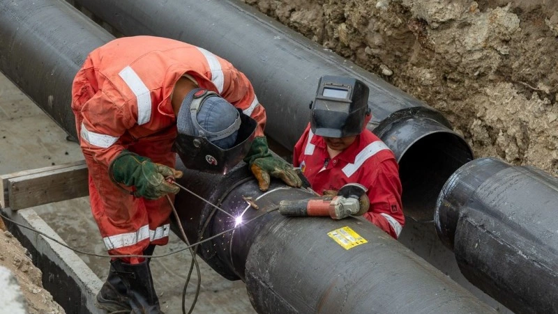 Мэр Сергей Надсадин проверил ход капитального ремонта теплосети в Южно-Сахалинске