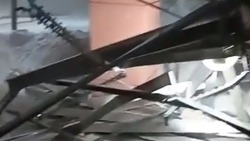 Потолок обрушился в ЖК в Южно-Сахалинске из-за мощного циклона