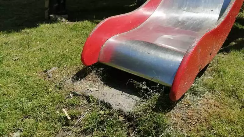 Жалуйтесь! На Сахалине во время детских каникул ищут самый жуткий двор