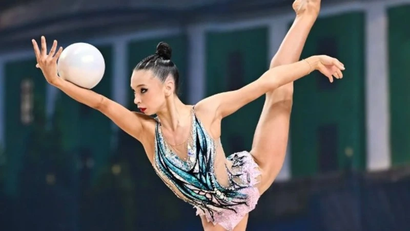 Сахалинская гимнастка Кира Яблочникова завоевала серебро первенства России