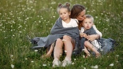 Госдума приняла законы о предоставлении социальных гарантий для матерей-героинь