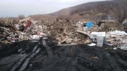 Свалка, возмутившая жителей Томари, оказалась санкционированной