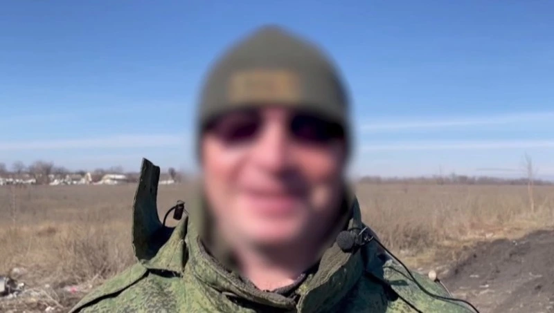 «Чтобы мы приехали, и вы были счастливы»: участник СВО поздравил сахалинок с 8 марта