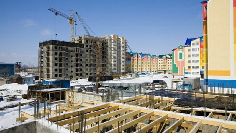 Гнилое жилье и строительные скандалы — у тымовчан накопились вопросы к местной власти