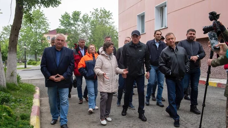 Губернатор оценил ремонт дворов в Южно-Сахалинске