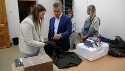 Мэрия Южно-Сахалинска подарила оверлок «Швейной армии Сахалина»