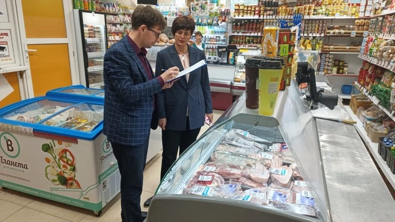 Специалисты проверили цены и ассортимент в одном из соцмагазинов Южно-Сахалинска