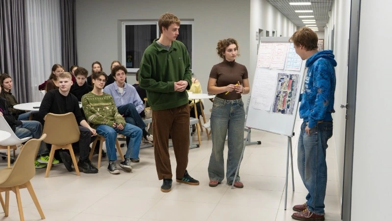 Сахалинские студенты театрального института представили проекты учебного театра