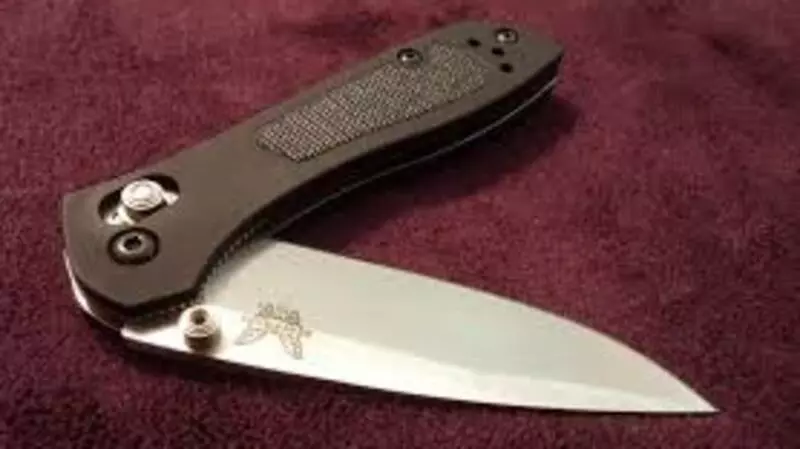 Пьяная жительница Смирных семь раз ударила ножом мужчину из-за неприязни