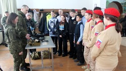 День открытых дверей для школьников прошел в воинской части Южно-Сахалинска