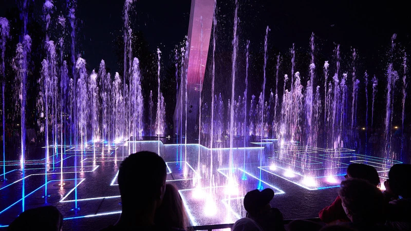 Фонтан в городском парке Южно-Сахалинска покажет новое шоу с музыкой военных лет