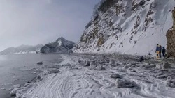 «Все стало по-иному»: фотограф показал сахалинцам красоту бухты Тихой без ледопадов