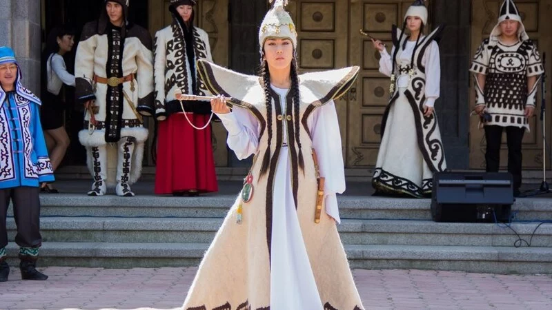 Моделей для показа национальных костюмов ищут в Южно-Сахалинске