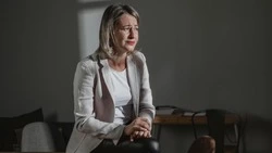 Женщина подала заявление в полицию на сожителя своей дочери на Сахалине