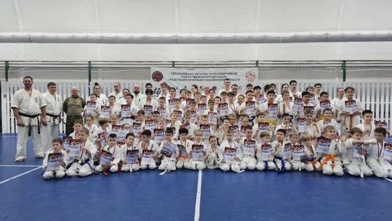 Каратисты Южно-Сахалинска провели кумитэ-марафон, посвященный Дню защитника Отечества 