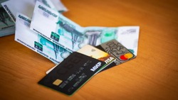 Жительница села Горнозаводск ответит в суде за кражу 5 тысяч рублей с карты приятеля