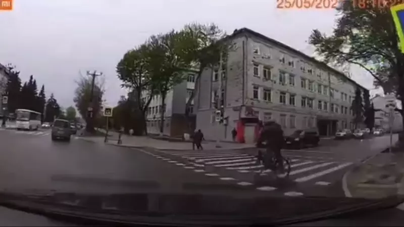 Велосипедисты создают опасность на дорогах Сахалина