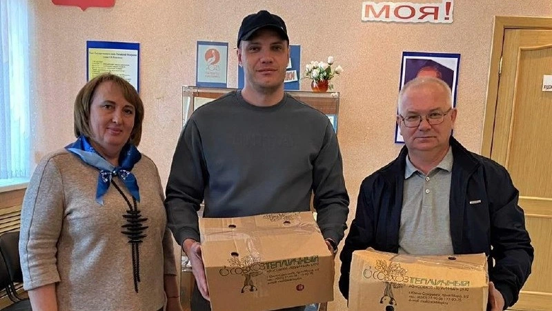 Жители Долинского района передали гуманитарную помощь земляку в зону СВО