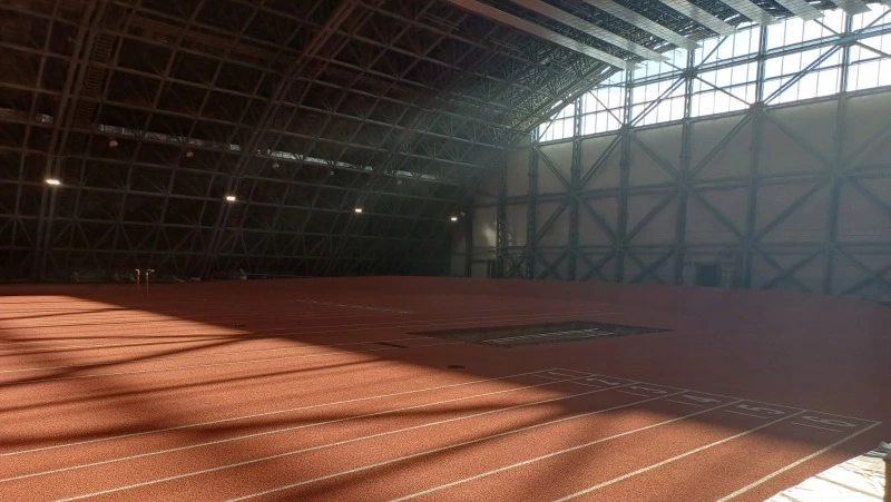 Легкоатлетический манеж в Южно-Сахалинске готов на 76%: объект сдадут в июне 2025 года