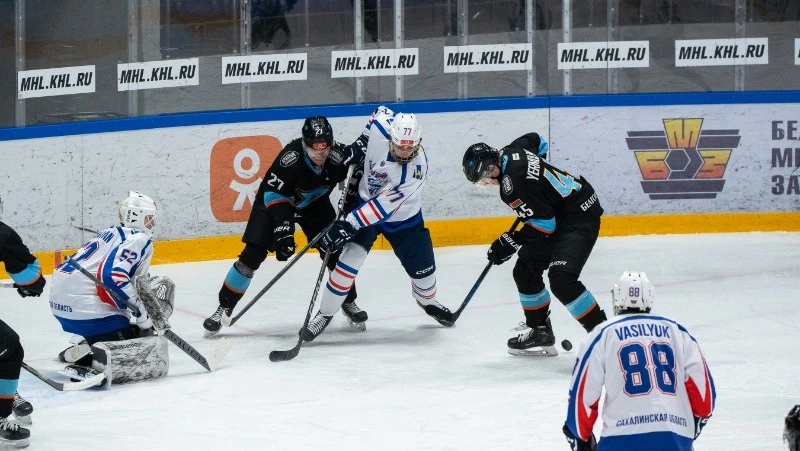 «Сахалинские Акулы» уступили победу «Динамо-Шинник»