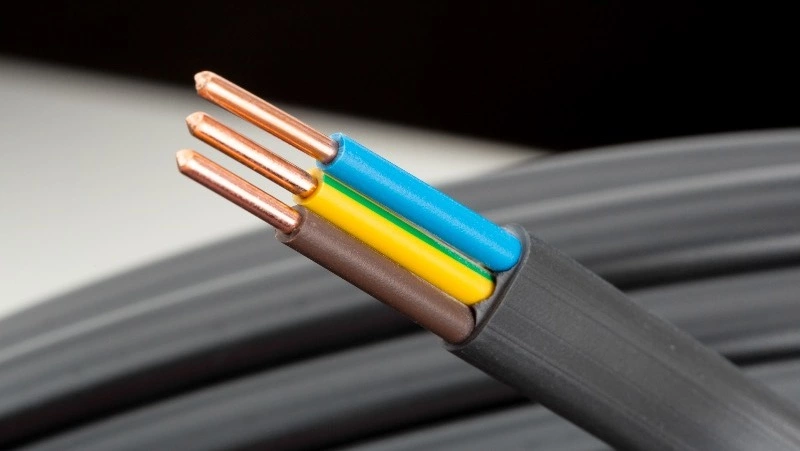 Подросток из Охи повредил линию связи и украл 800 метров кабеля