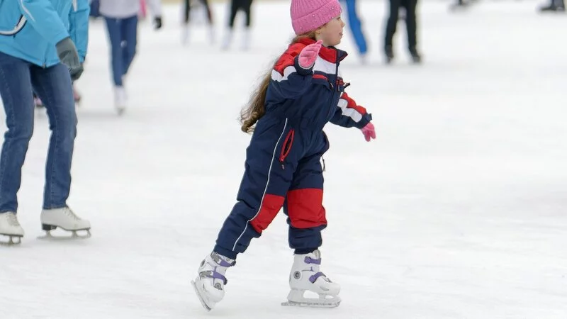В Южно-Сахалинске готовят к открытию 18 бесплатных катков