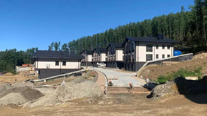 К апарт-отелю на «Горном воздухе» до конца года сделают подъездную дорогу