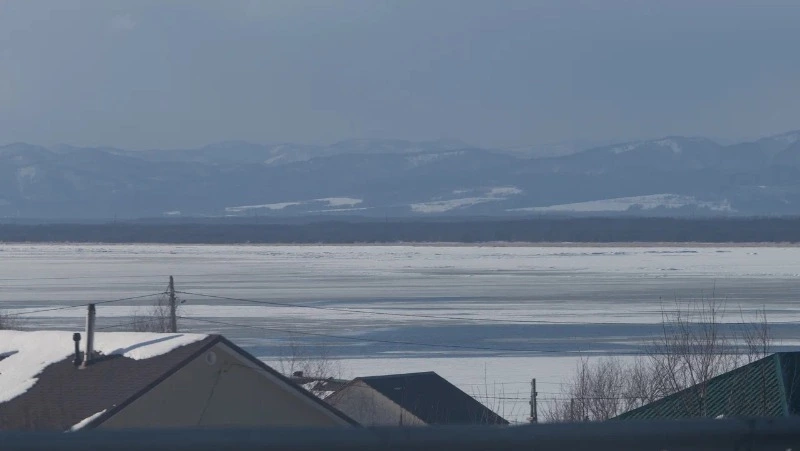 Синоптики предупредили об опасности выхода на лед в заливе Мордвинова  2 марта