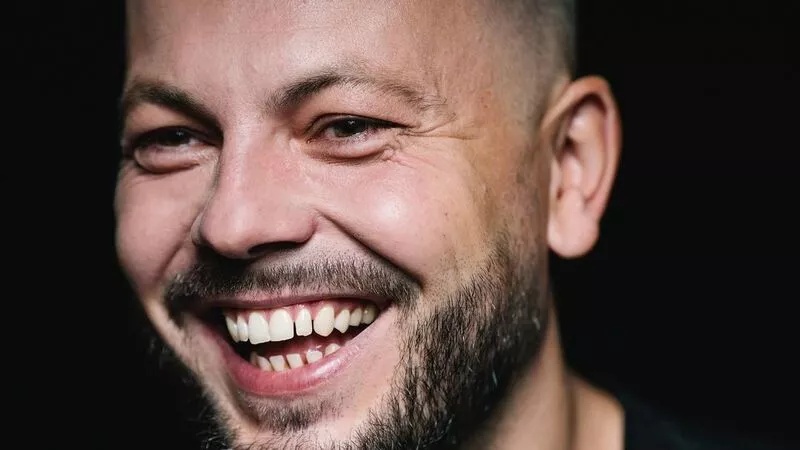 Сумишевский борется за премию журнала «ОК!» — сахалинцев просят поддержать земляка