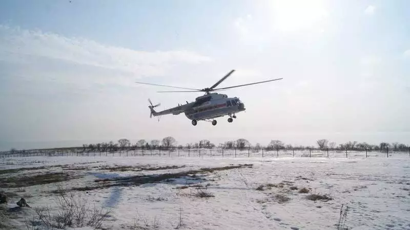 Сахалинские спасатели и летчики МЧС провели тренировку