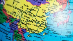 Макрон пригрозил, что НАТО может прийти в Азию