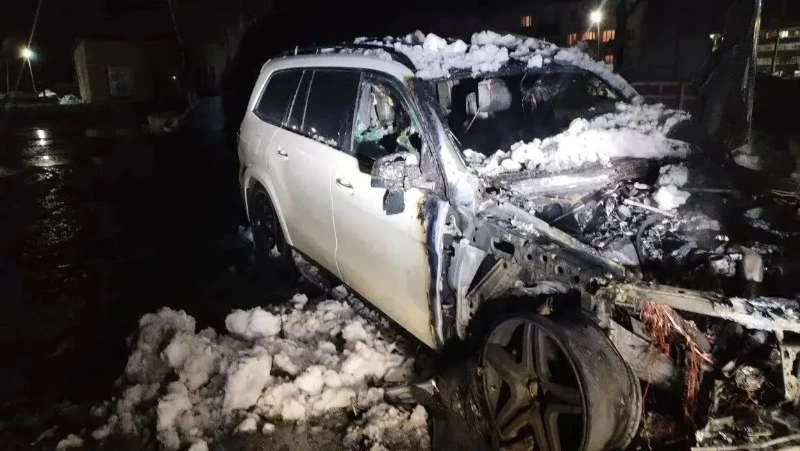 Спасатели оперативно потушили вспыхнувший автомобиль в Смирныховском районе