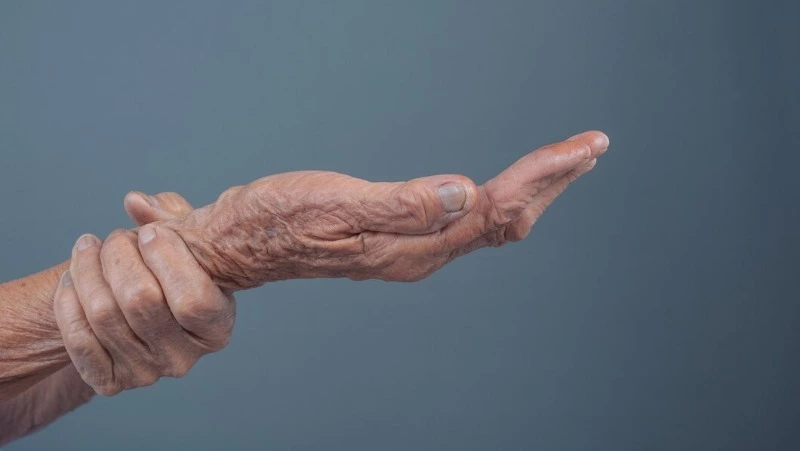 Жизнь в долг: пенсионерка из Холмска рассказала, как набрала кредитов и не смогла платить