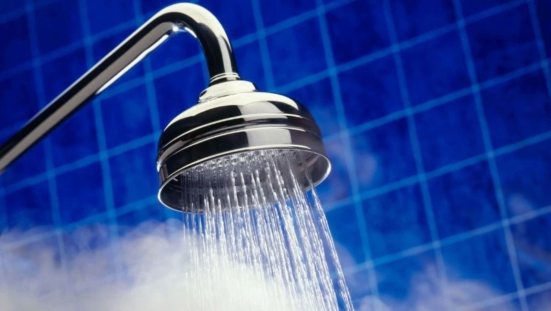 Горячую воду проведут к 10 жилым домам в Южно-Сахалинске