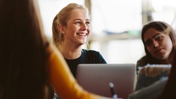Летняя подработка подростков не учтется при назначении единого пособия для сахалинцев