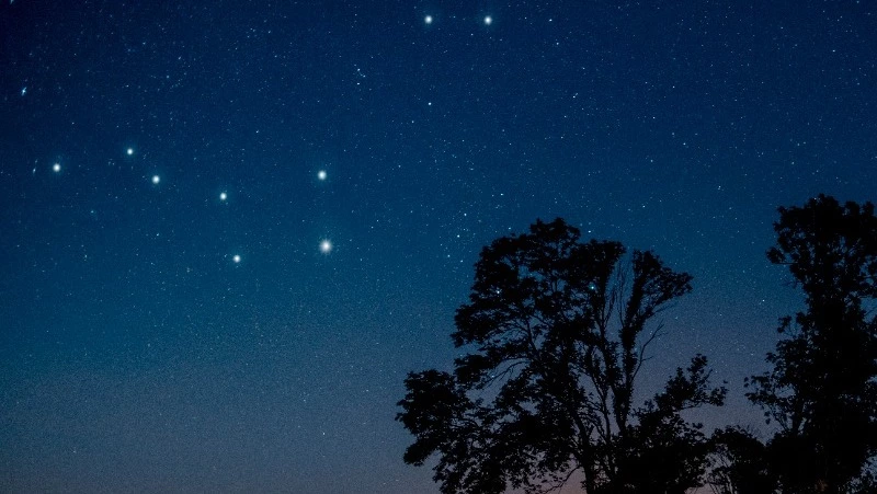 Любовные дела Овнов и эмоциональный подъем Дев: подробный гороскоп на 22 марта