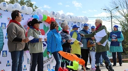 В Корсакове поздравили любимых бабушек