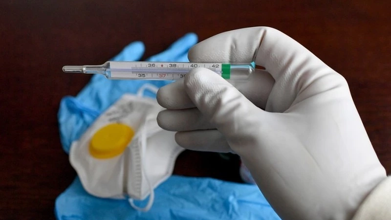 На Сахалин прилетели 5 новых больных коронавирусом