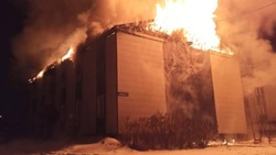 Жилой деревянный дом загорелся в Тымовском ночью 20 ноября