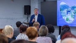 Валерий Лимаренко обсудил вопросы транспорта и благоустройства с волонтерами из Южно-Сахалинска